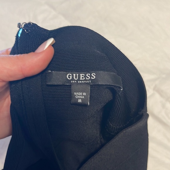 Guess body con blk mid skirt size m - Picture 3 of 3